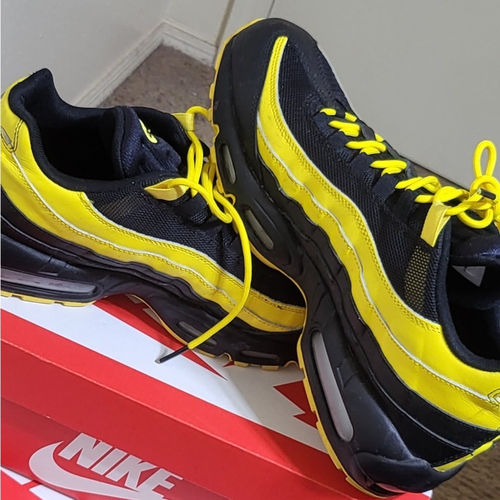 Black and yellow air max.